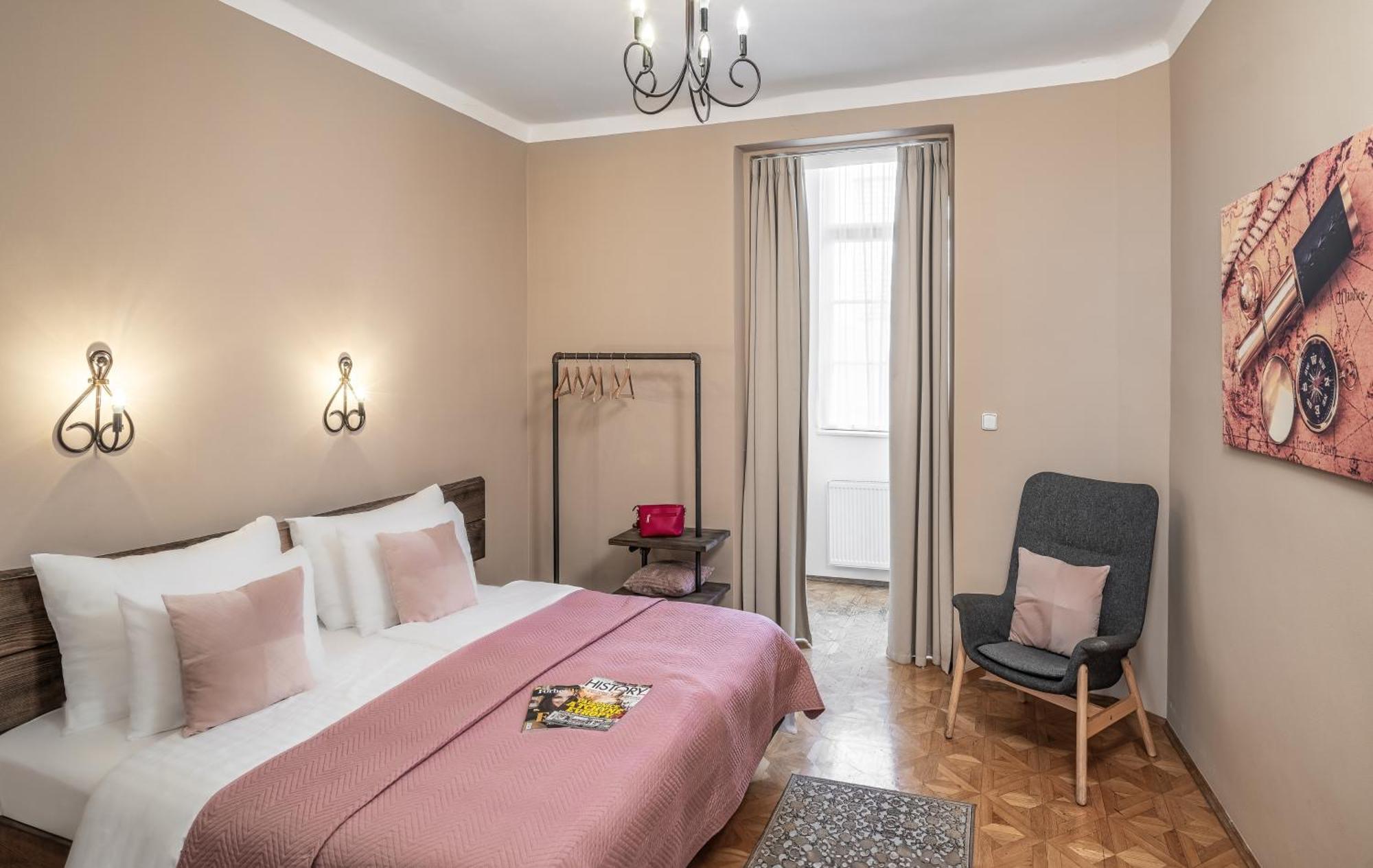 Appartement 6 Continents By Adrez Praag
